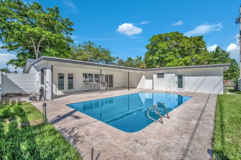 Tiny photo for 5000 ADAMS Street, Hollywood, FL 33021 (MLS # B26088877)