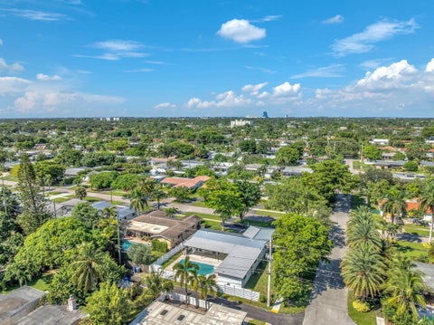 Tiny photo for 5000 ADAMS Street, Hollywood, FL 33021 (MLS # B26088877)