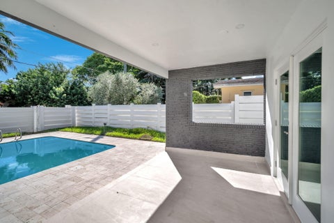 Tiny photo for 5000 ADAMS Street, Hollywood, FL 33021 (MLS # B26088877)