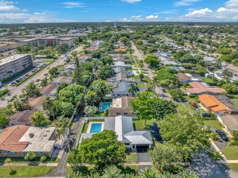 Tiny photo for 5000 ADAMS Street, Hollywood, FL 33021 (MLS # B26088877)