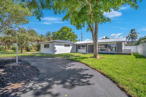 Tiny photo for 5000 ADAMS Street, Hollywood, FL 33021 (MLS # B26088877)