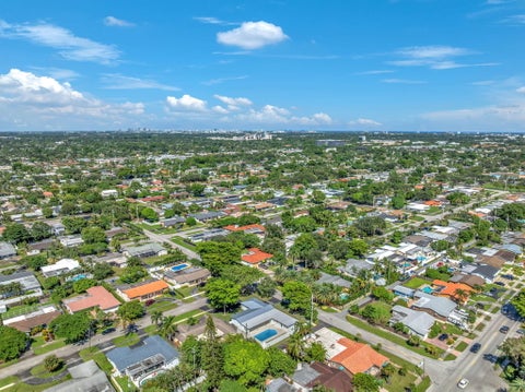 Tiny photo for 5000 ADAMS Street, Hollywood, FL 33021 (MLS # B26088877)