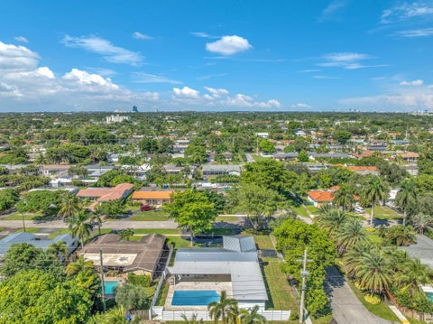 Tiny photo for 5000 ADAMS Street, Hollywood, FL 33021 (MLS # B26088877)