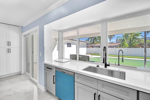 Tiny photo for 5000 ADAMS Street, Hollywood, FL 33021 (MLS # B26088877)