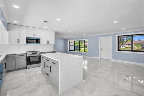 Tiny photo for 5000 ADAMS Street, Hollywood, FL 33021 (MLS # B26088877)