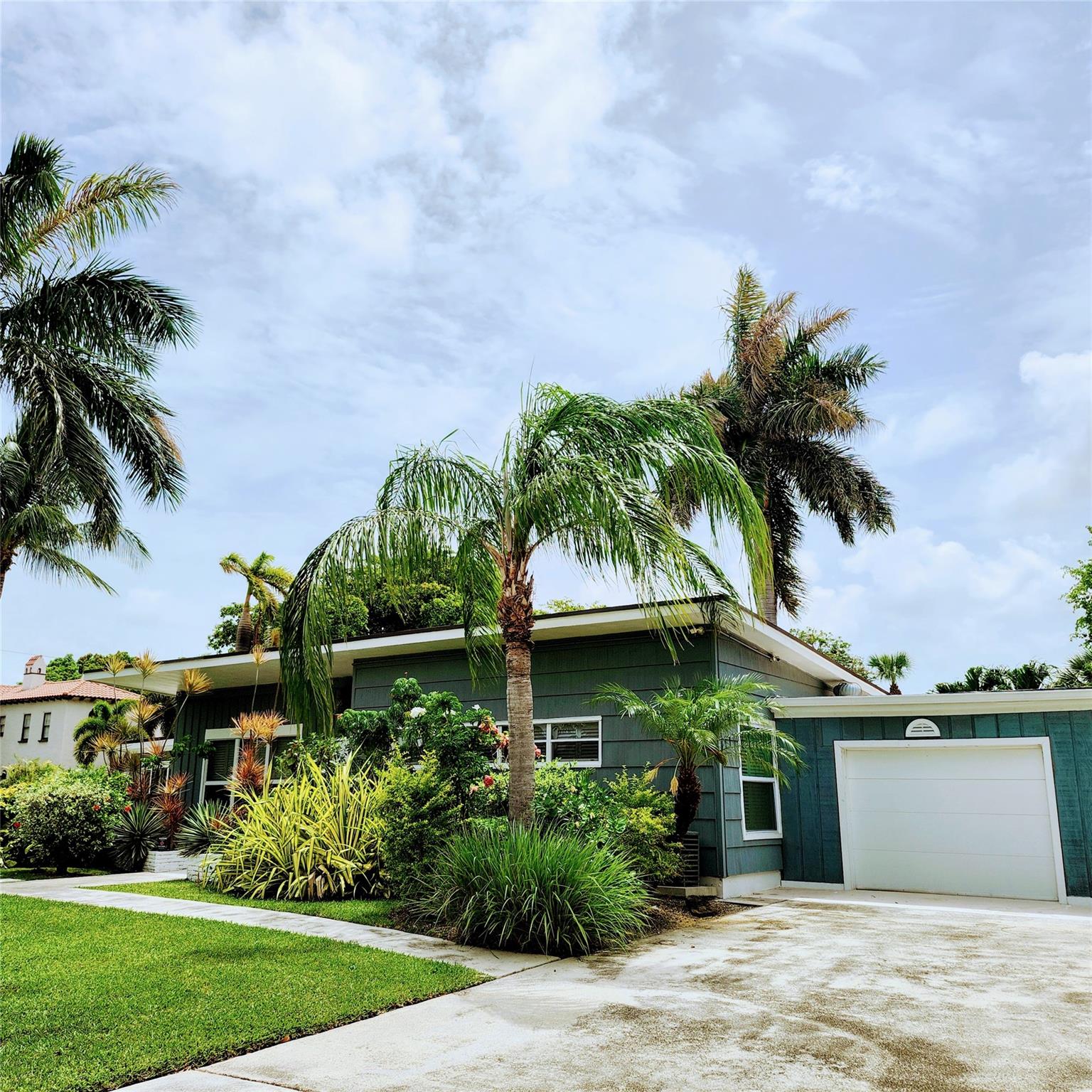 1625 S Palmway