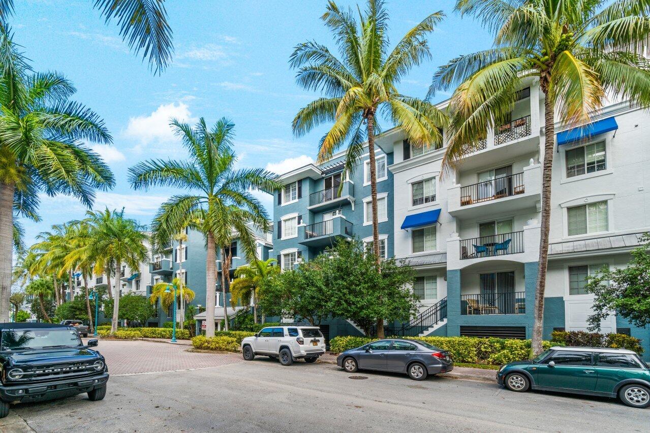 PINEAPPLE GROVE VILLAGE CONDO - Residential