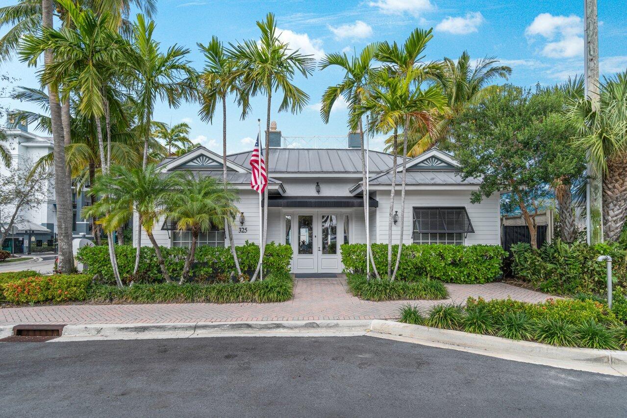 PINEAPPLE GROVE VILLAGE CONDO - Residential