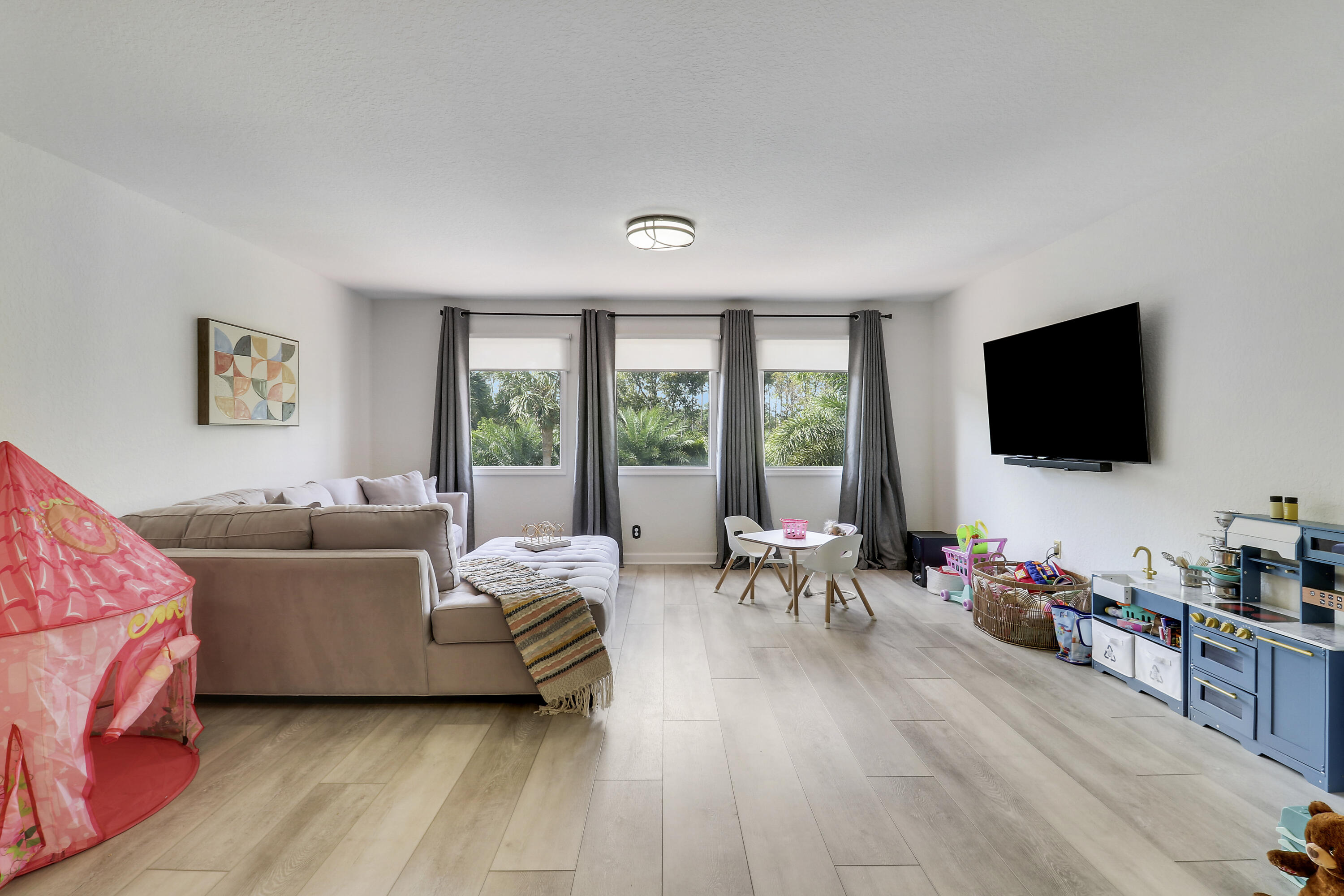 GABLES AT NORTHLAKE 1 - Residential