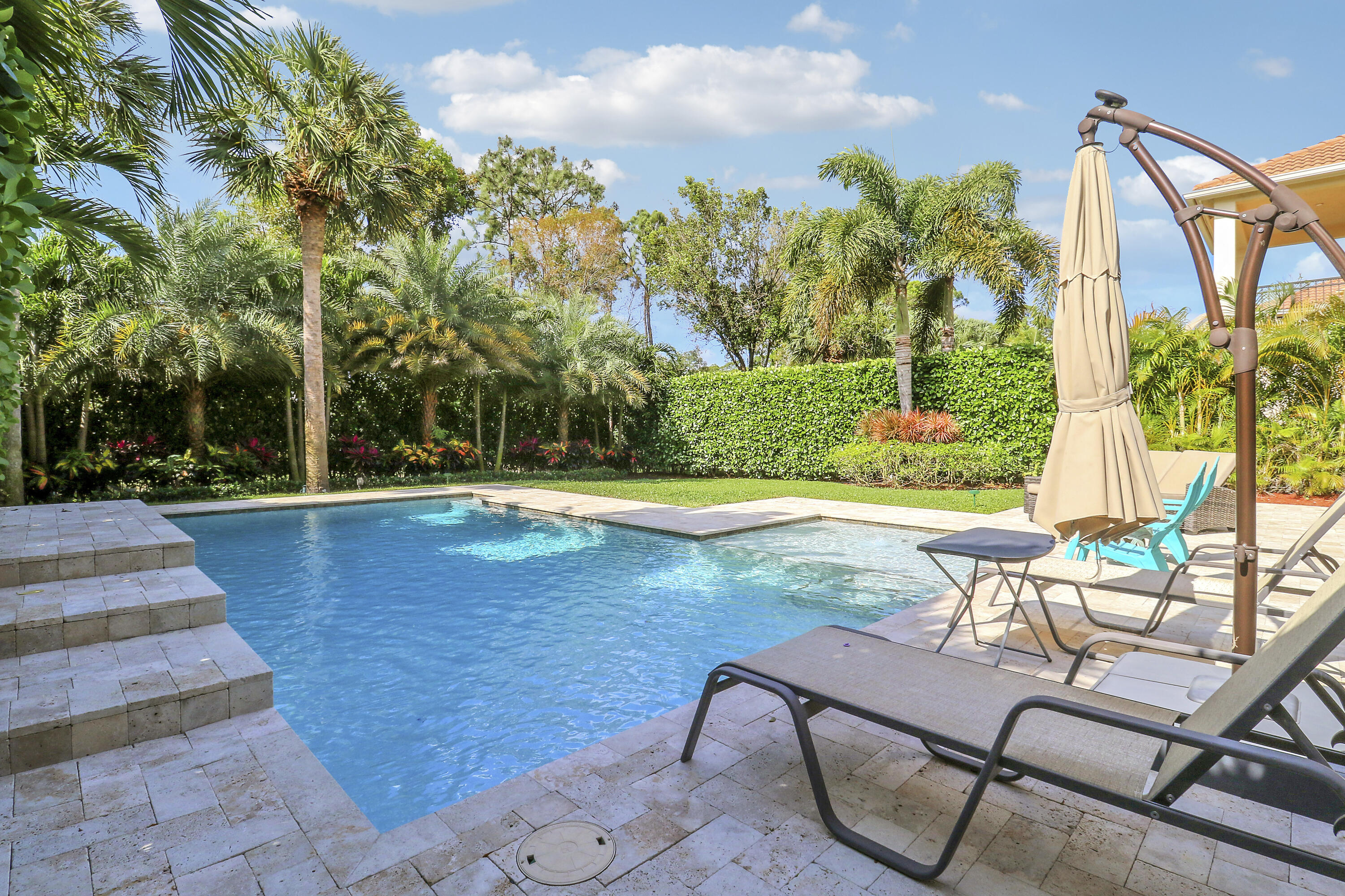 GABLES AT NORTHLAKE 1 - Residential