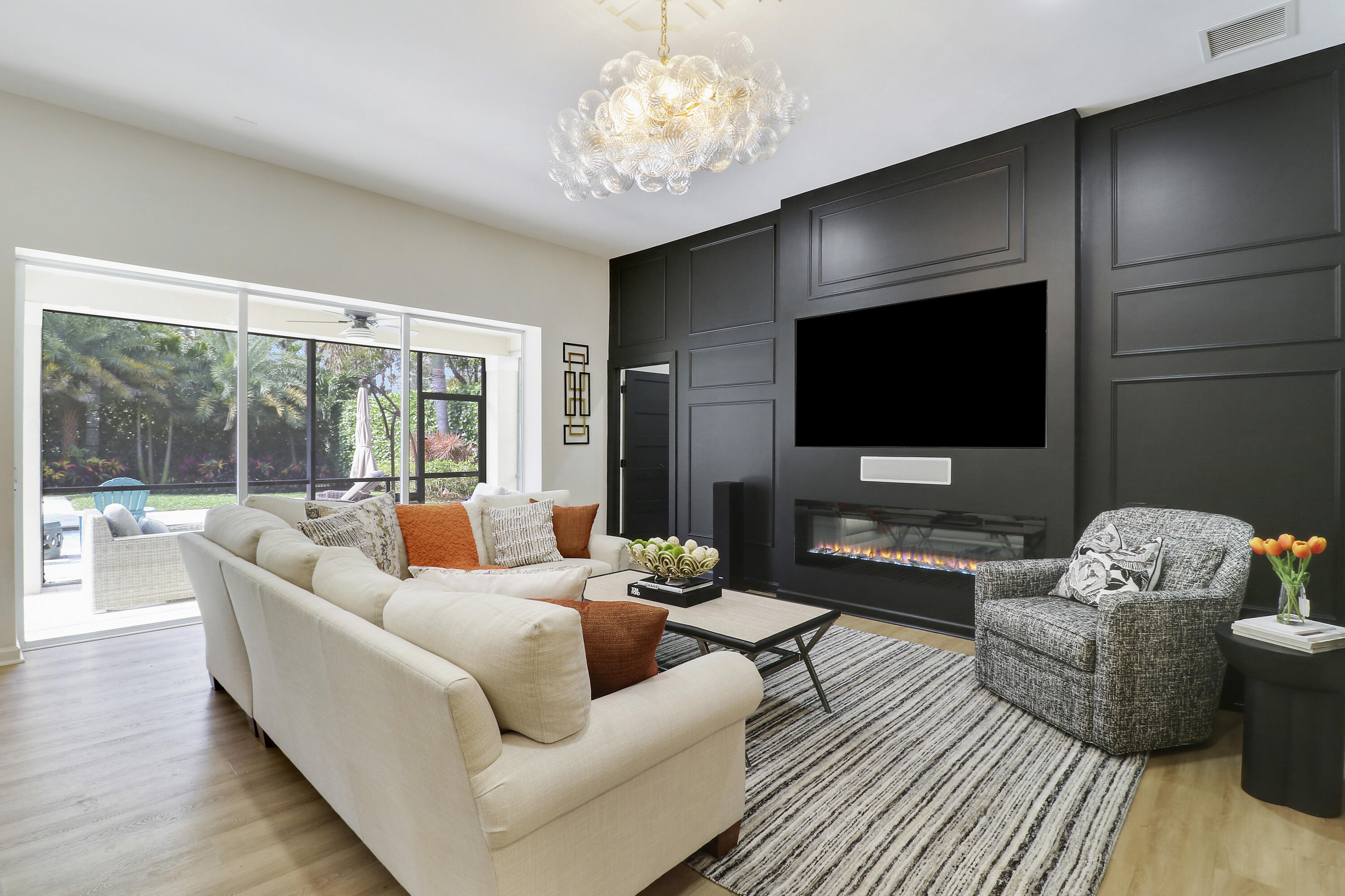 GABLES AT NORTHLAKE 1 - Residential