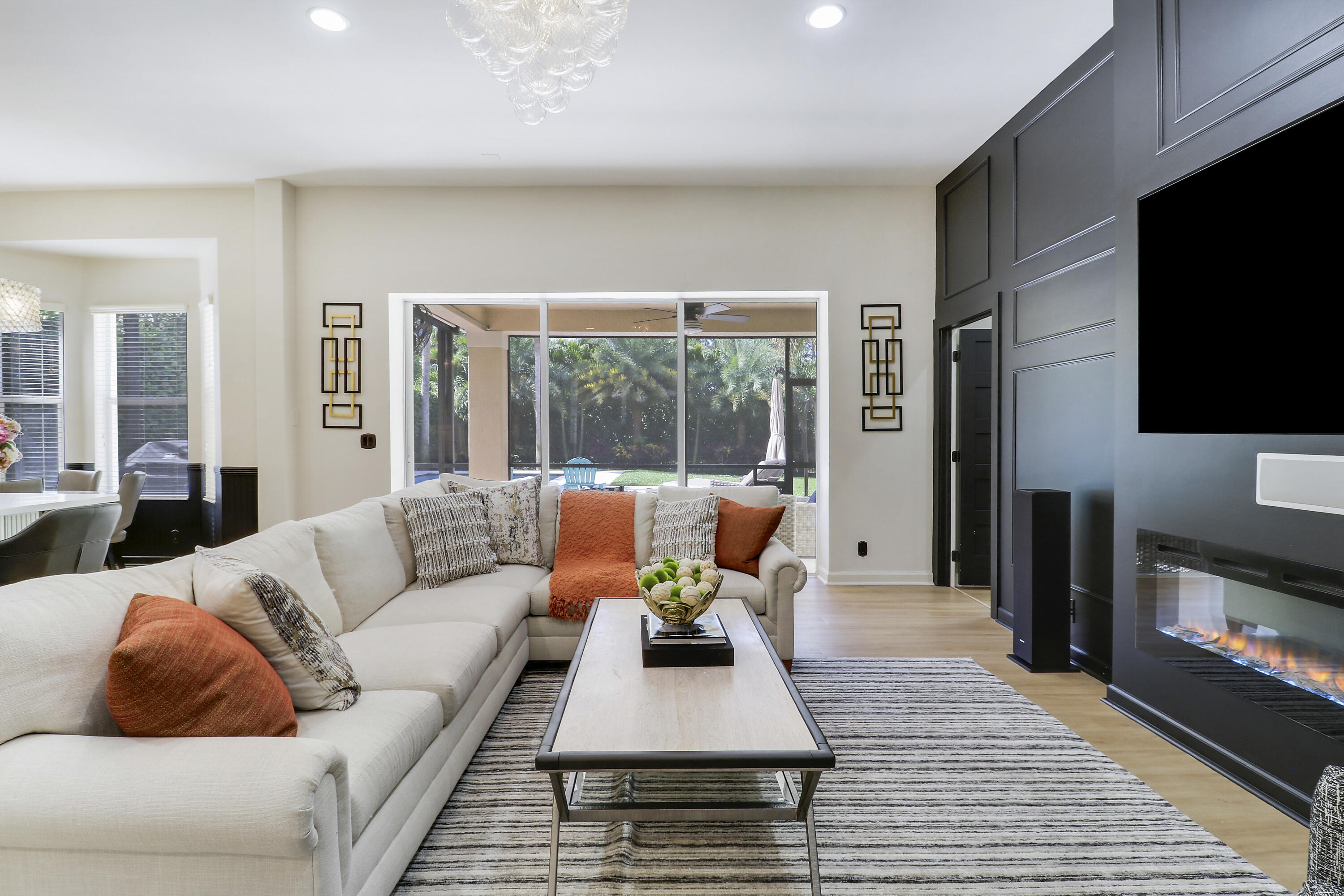 GABLES AT NORTHLAKE 1 - Residential