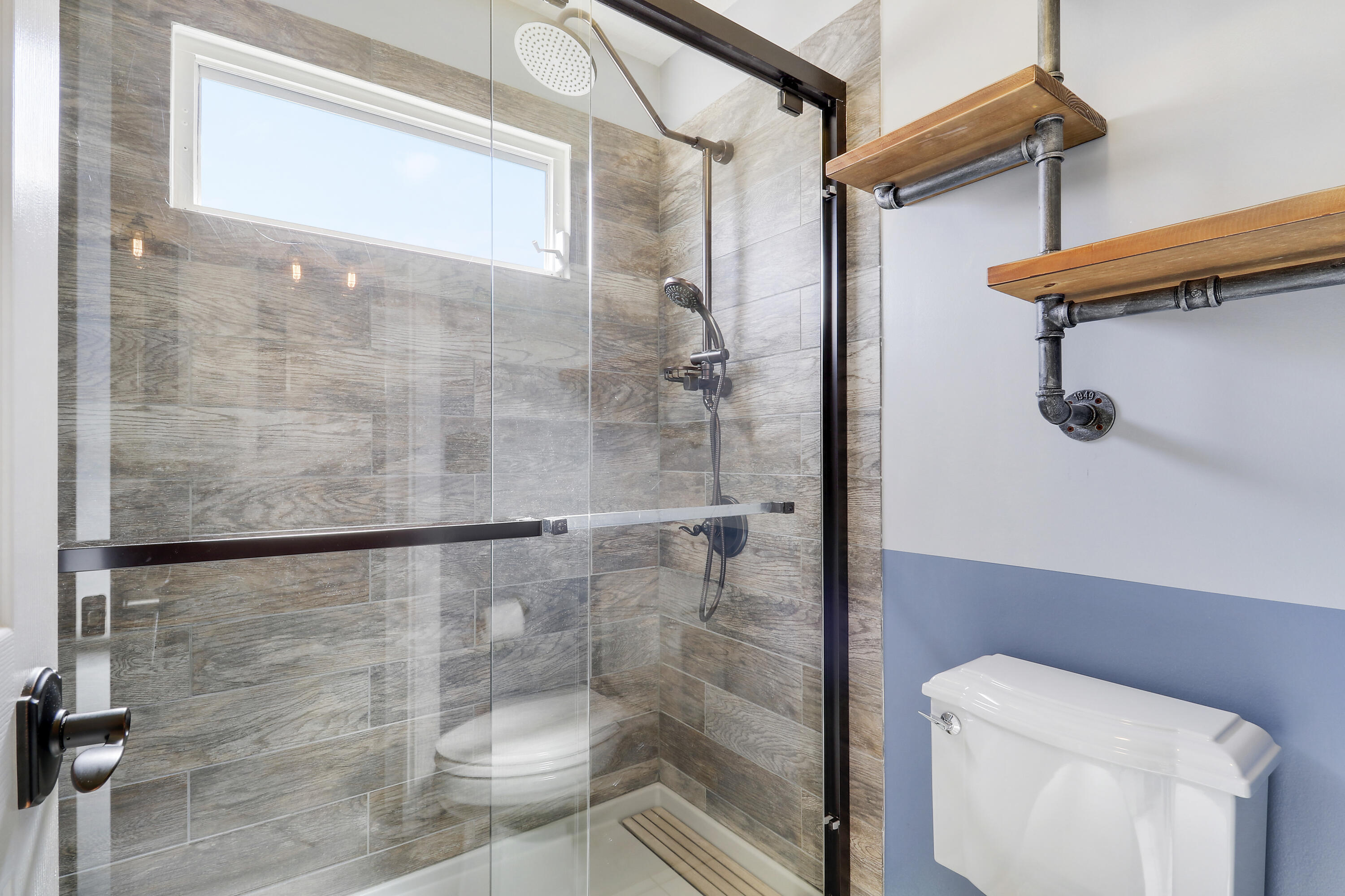 GABLES AT NORTHLAKE 1 - Residential