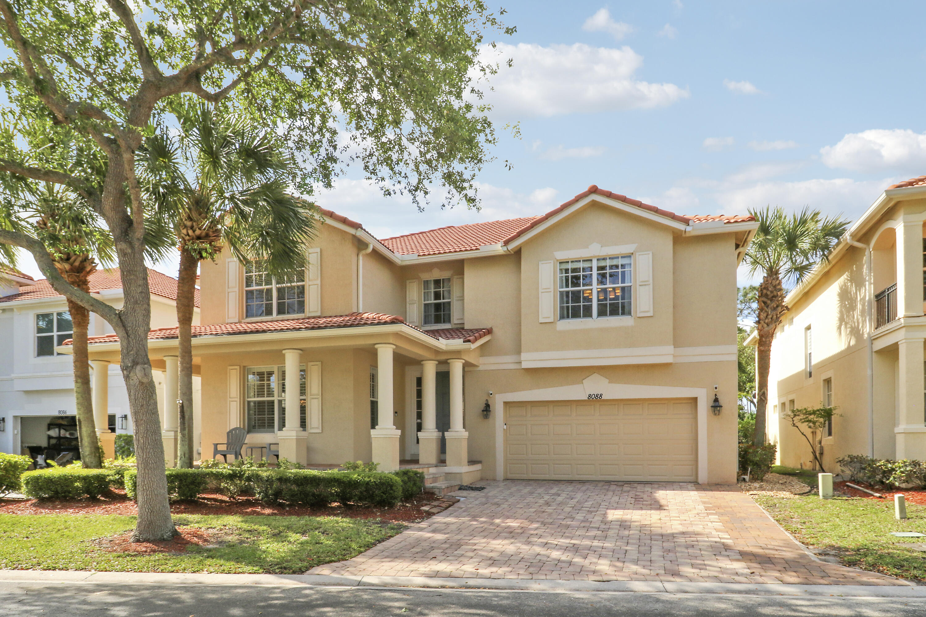 GABLES AT NORTHLAKE 1 - Residential