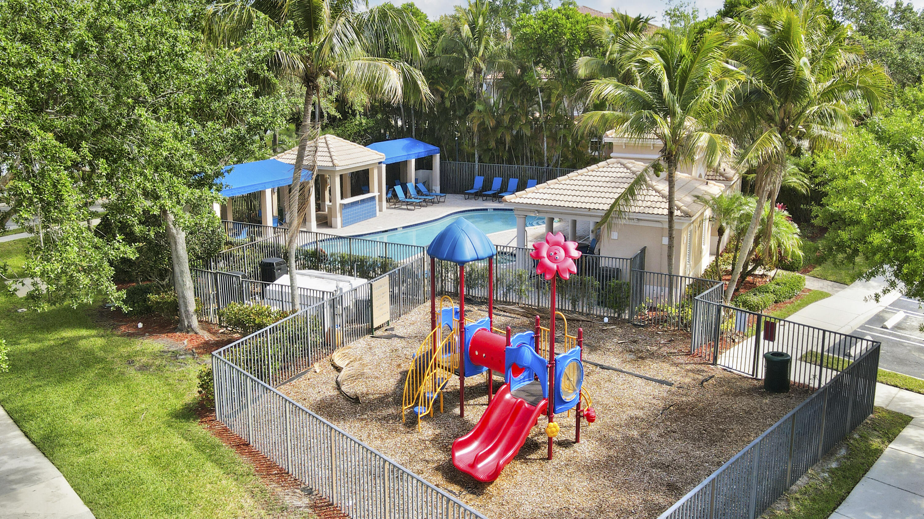 GABLES AT NORTHLAKE 1 - Residential