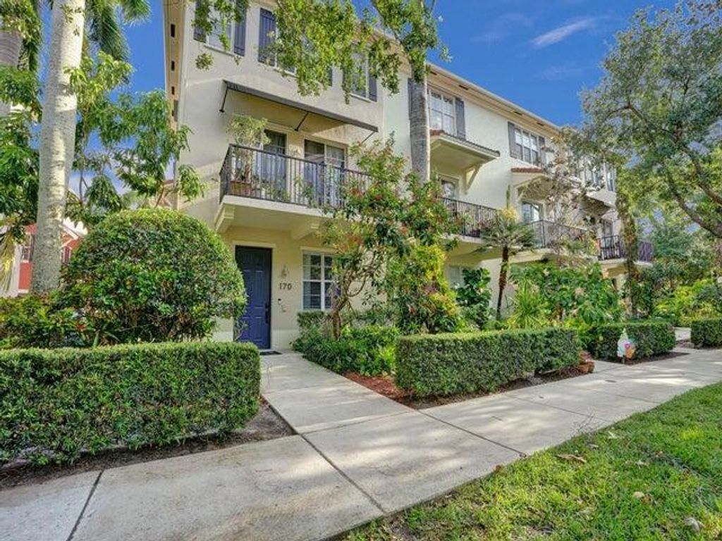 Photo of 170 Greenwich Circle, Jupiter, FL 33458 (MLS # R11120189)