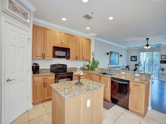 170 Greenwich Circle