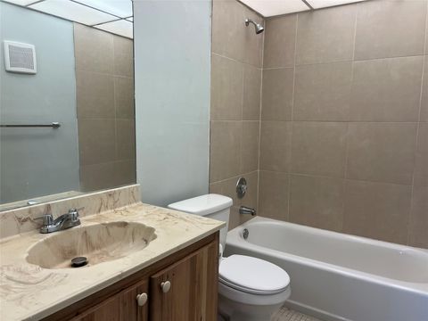 A home in Lauderdale Lakes