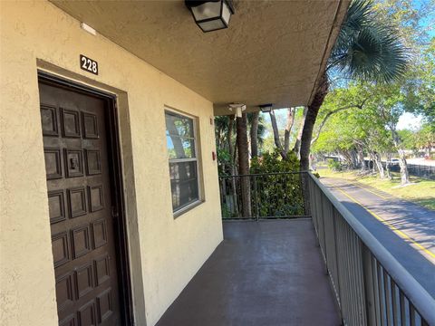 A home in Lauderdale Lakes