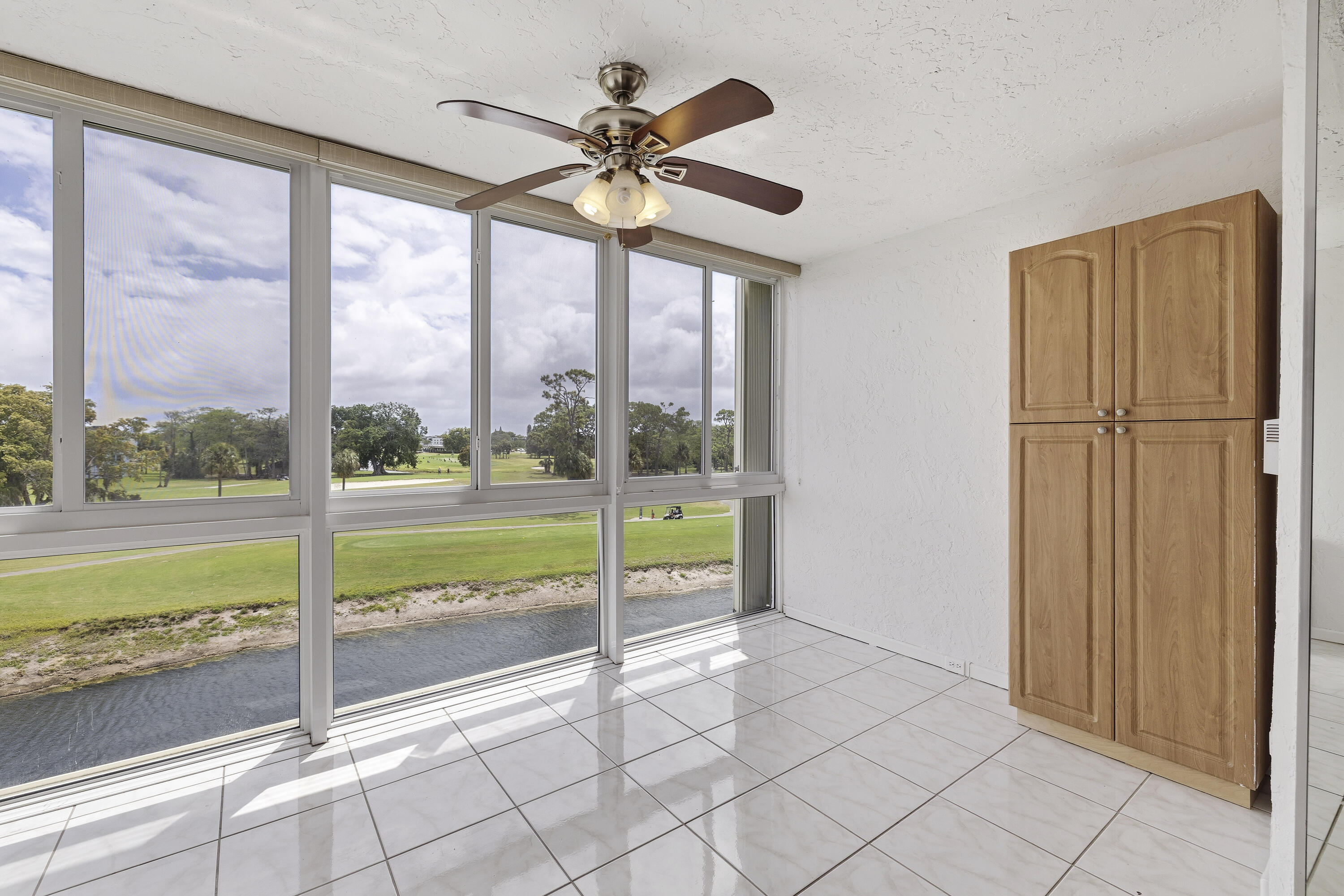3 OF PALM SPRINGS 2 CONDO - Residential Lease