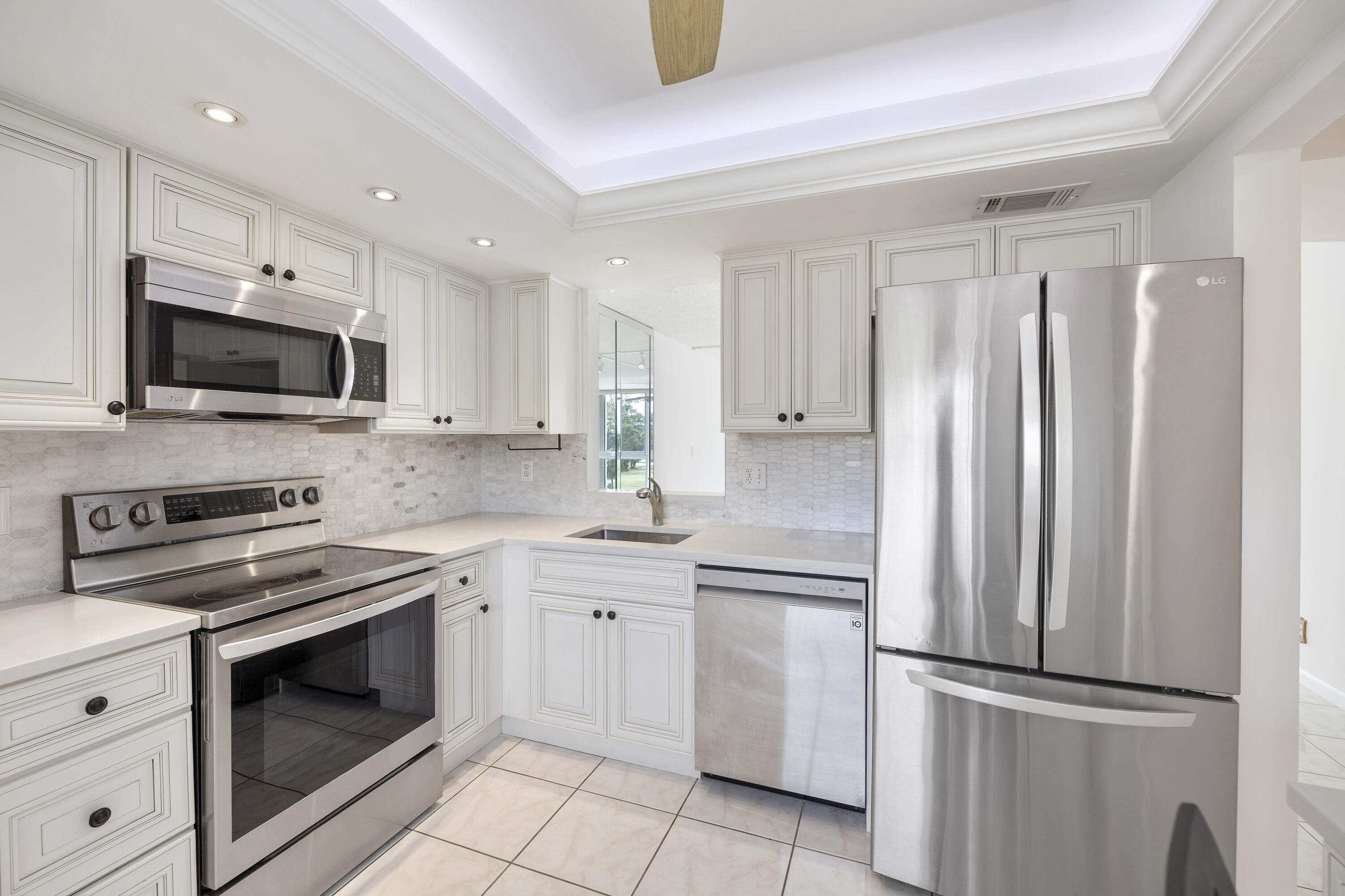 3 OF PALM SPRINGS 2 CONDO - Residential Lease