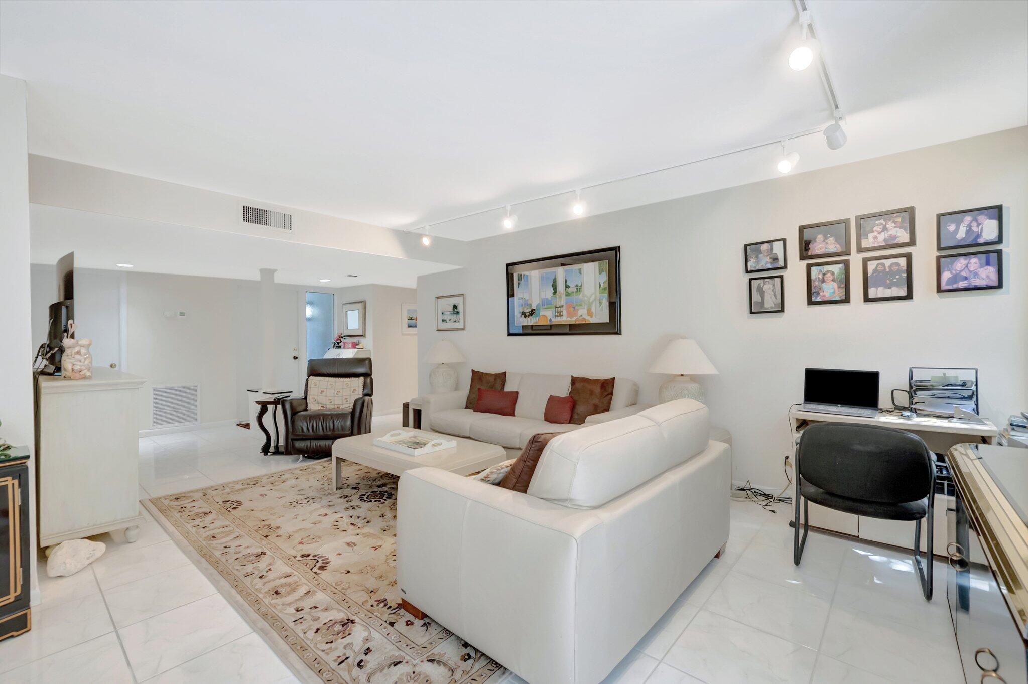 Pinelake - Residential Lease