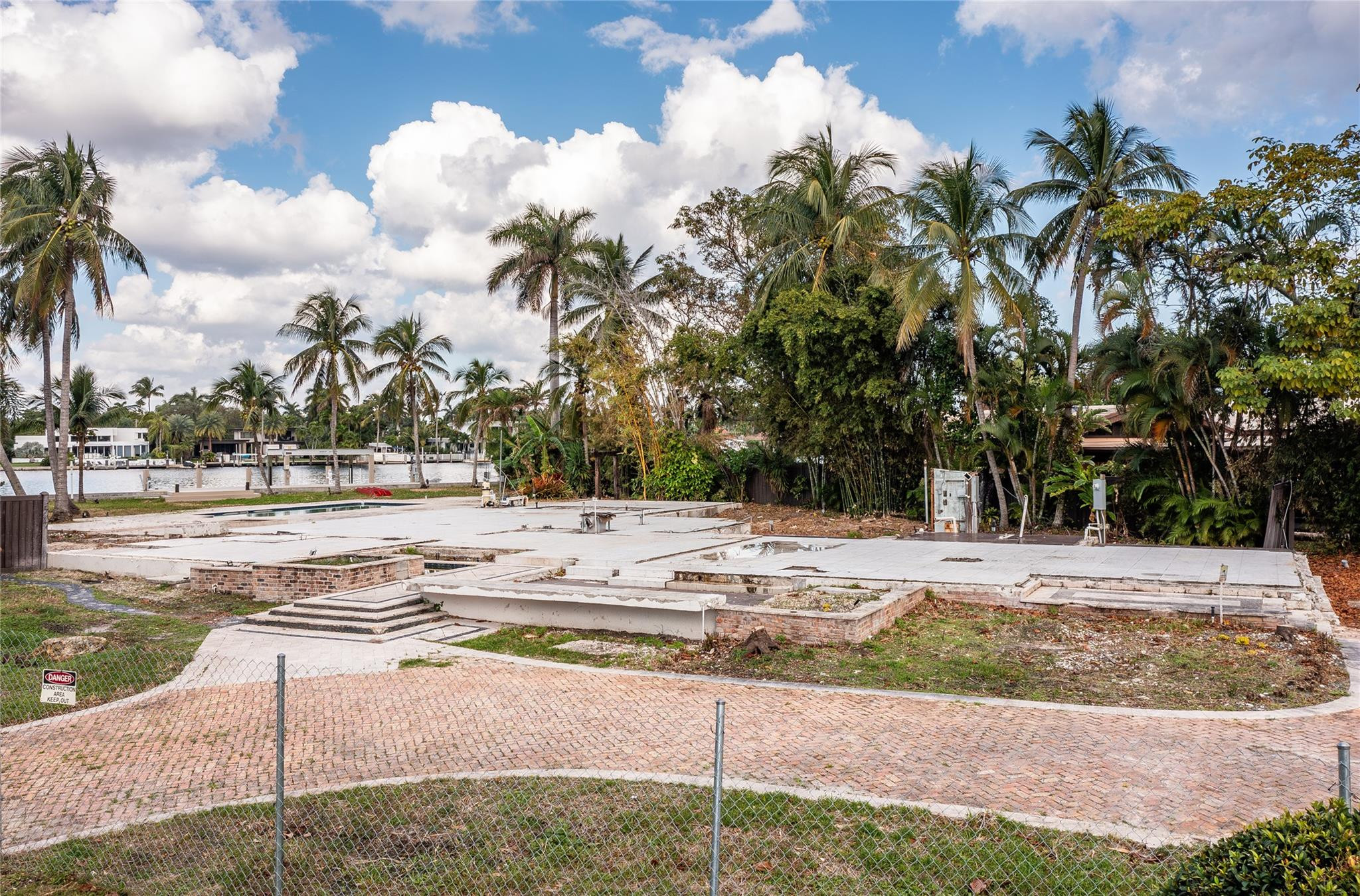 Hollywood Lakes Sec 1-32 - Land