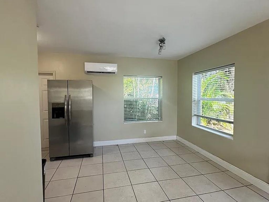 Photo of 104 SE 20th Street #B, Fort Lauderdale, FL 33316 (MLS # F10520550)