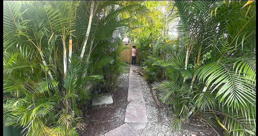 Photo of 104 SE 20th Street #B, Fort Lauderdale, FL 33316 (MLS # F10520550)