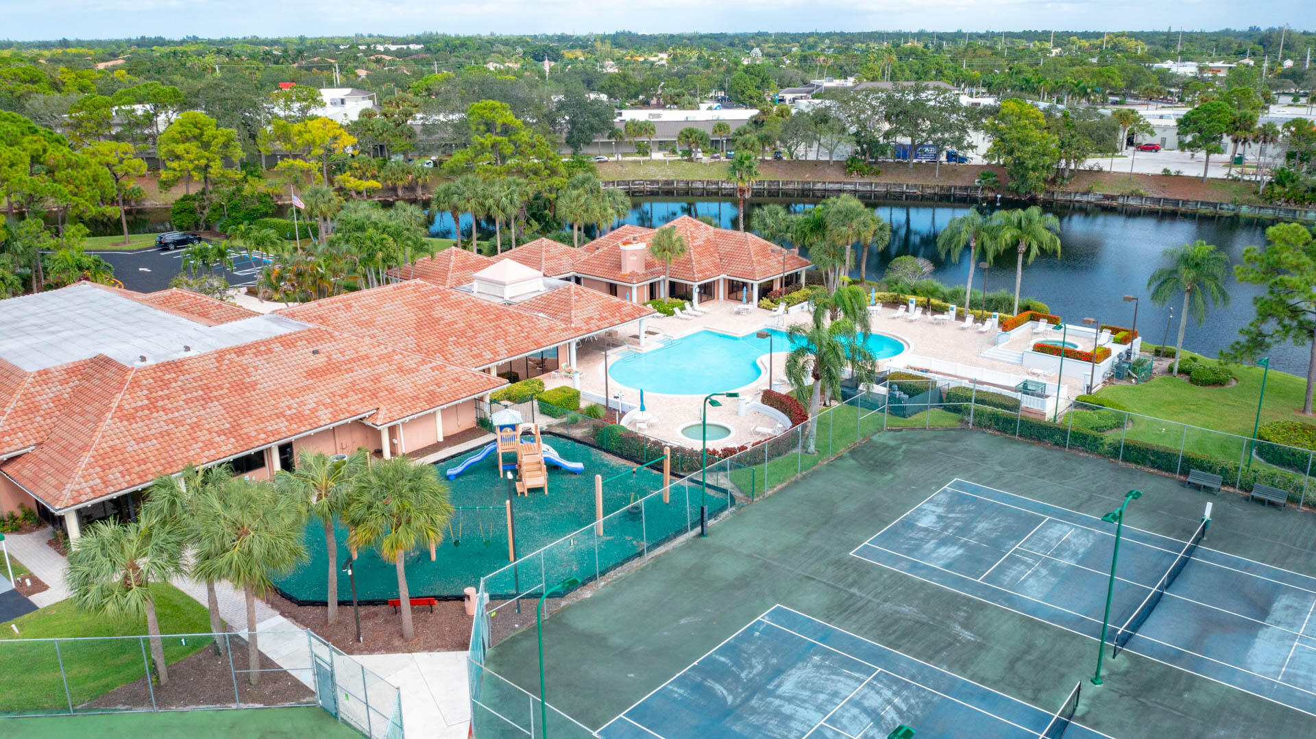 HARBOUR POINTE AT RIVER BRIDGE CONDO - Residential