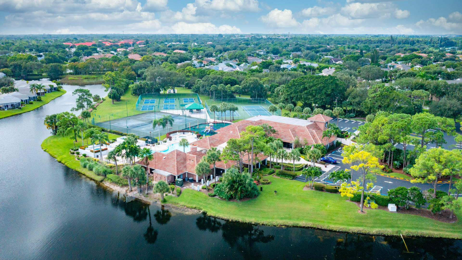 HARBOUR POINTE AT RIVER BRIDGE CONDO - Residential