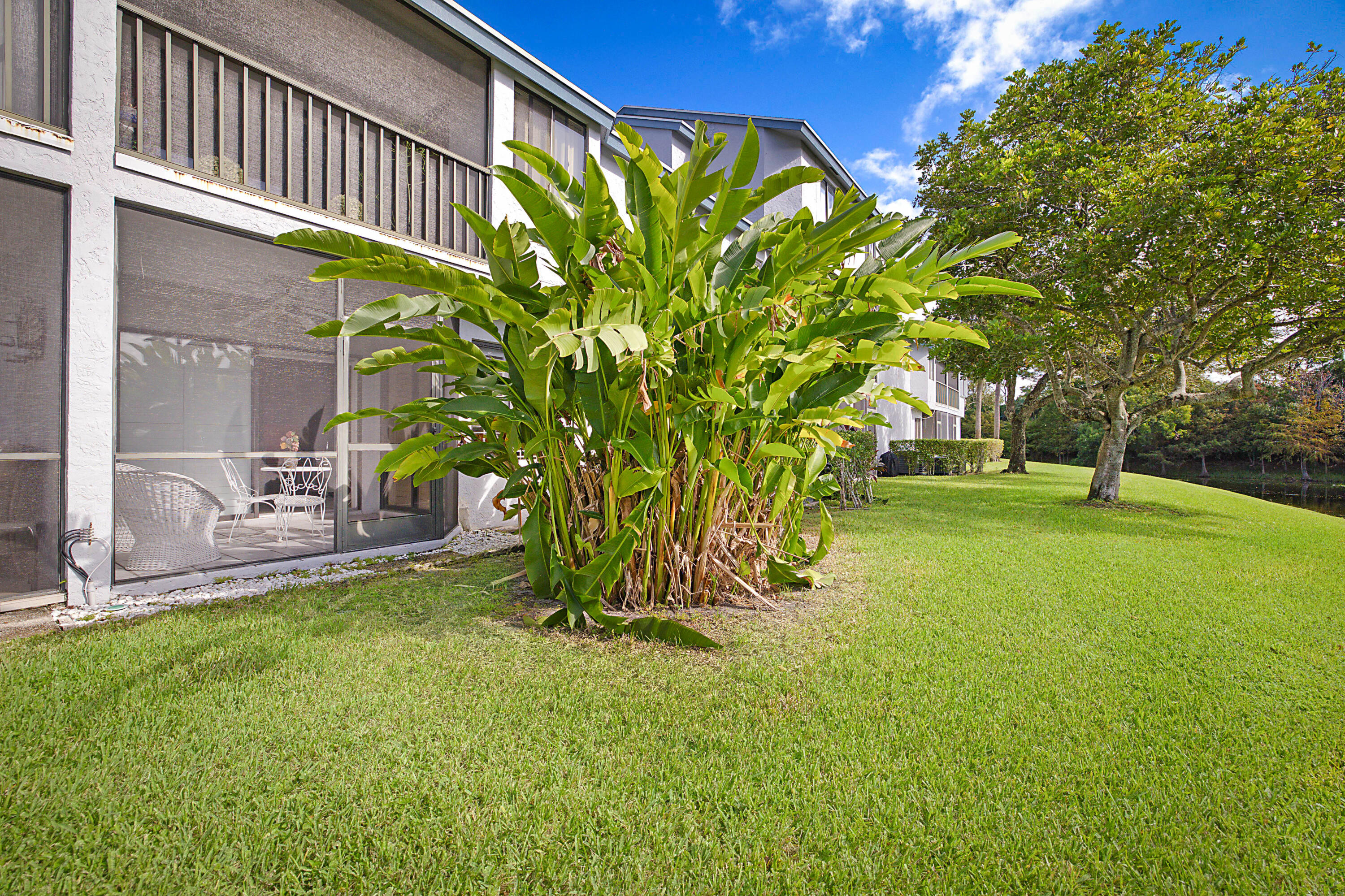 HARBOUR POINTE AT RIVER BRIDGE CONDO - Residential