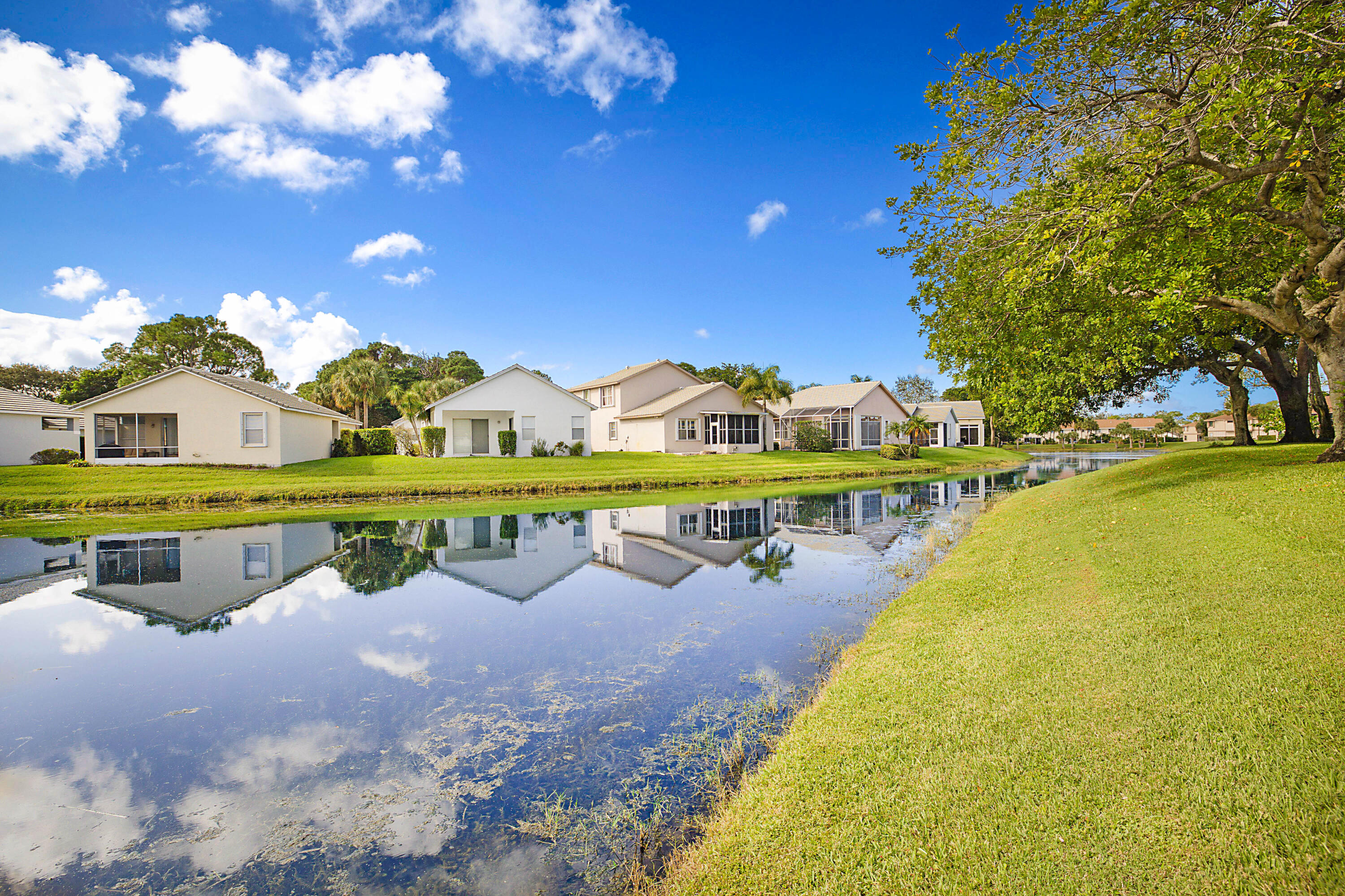 HARBOUR POINTE AT RIVER BRIDGE CONDO - Residential