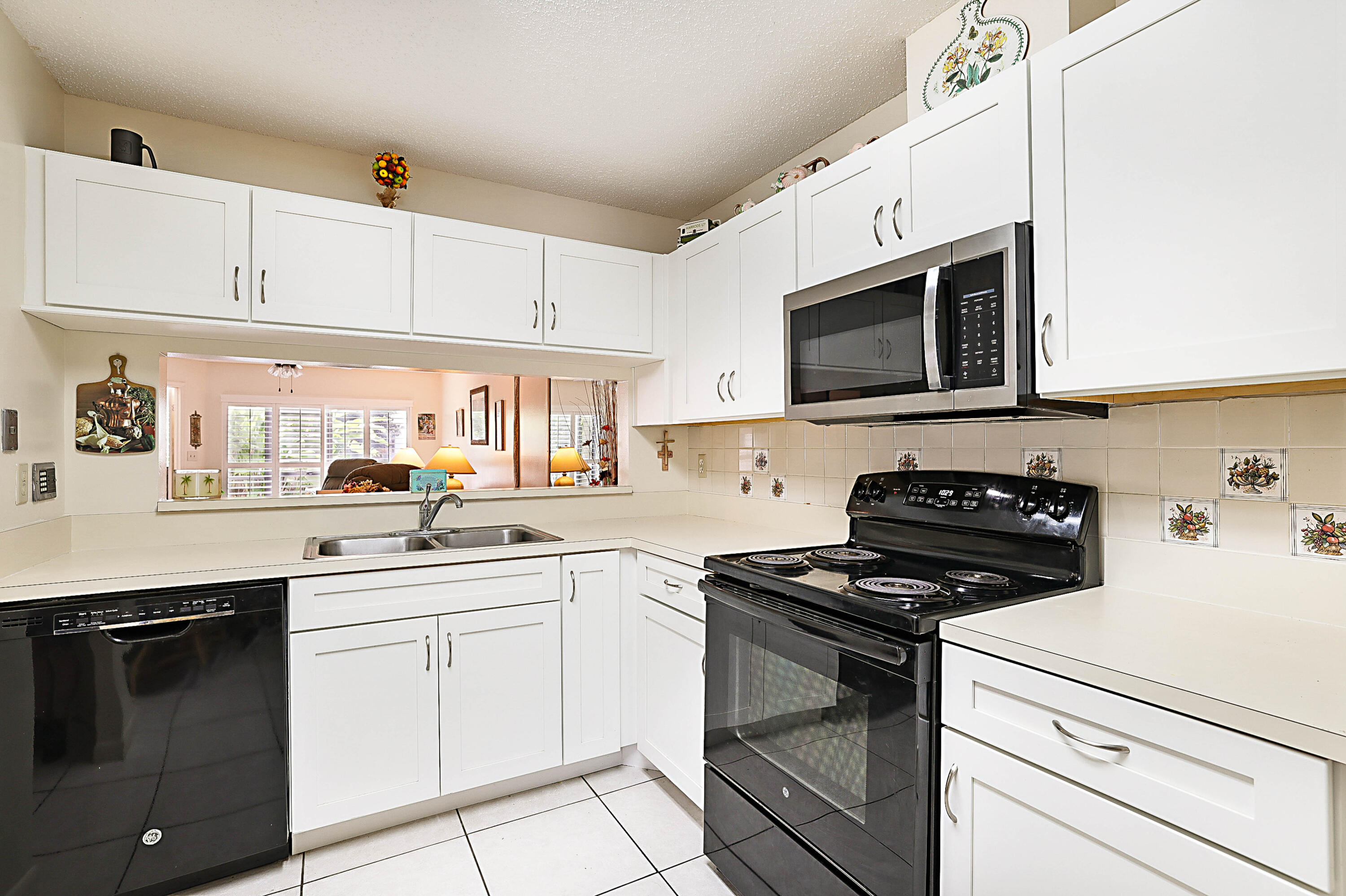 HARBOUR POINTE AT RIVER BRIDGE CONDO - Residential