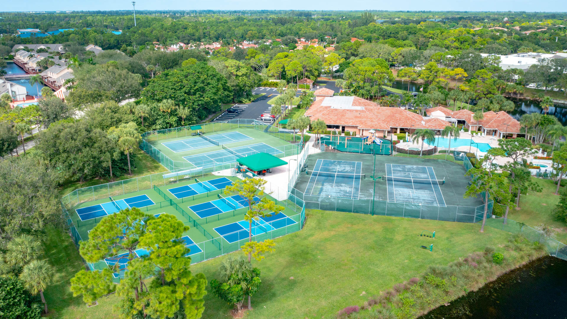 HARBOUR POINTE AT RIVER BRIDGE CONDO - Residential