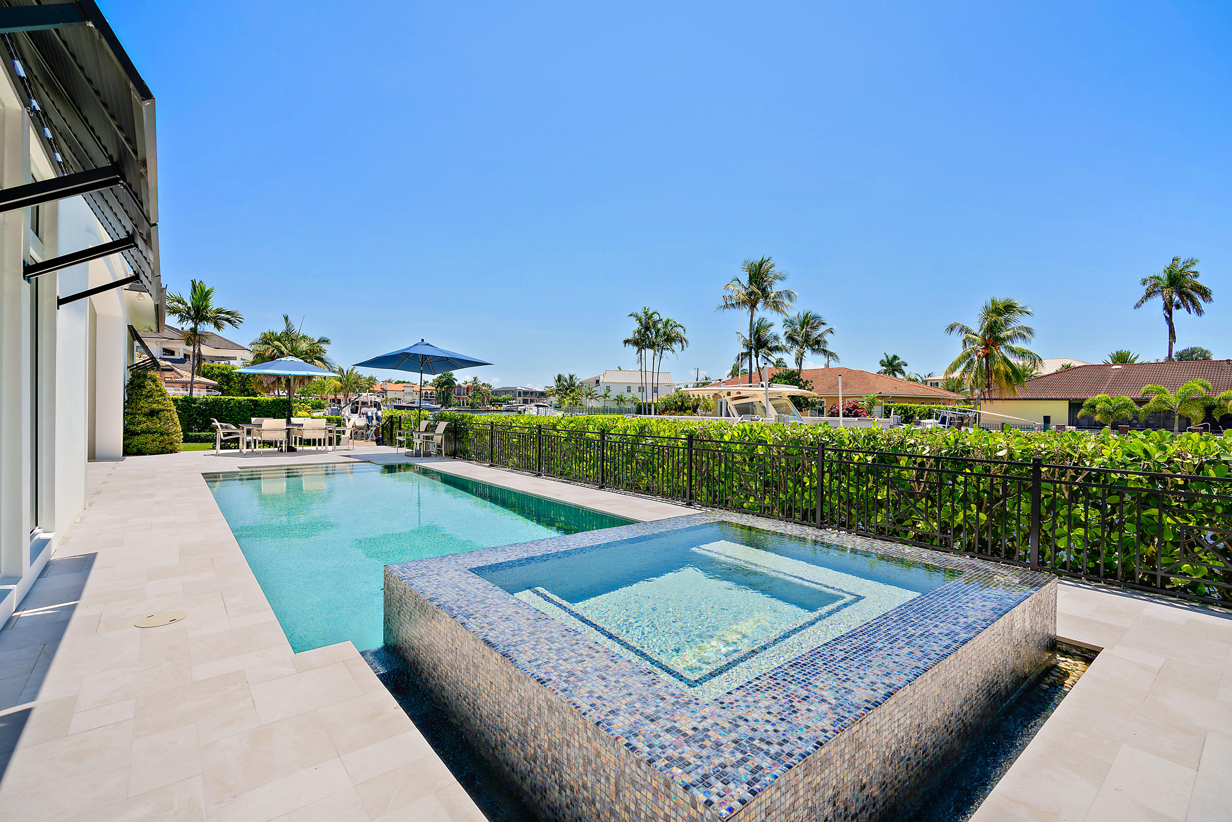 LIGHTHOUSE POINT - Residential