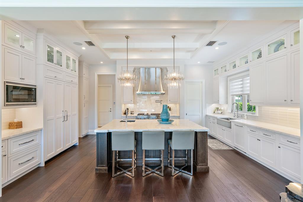 LIGHTHOUSE POINT - Residential