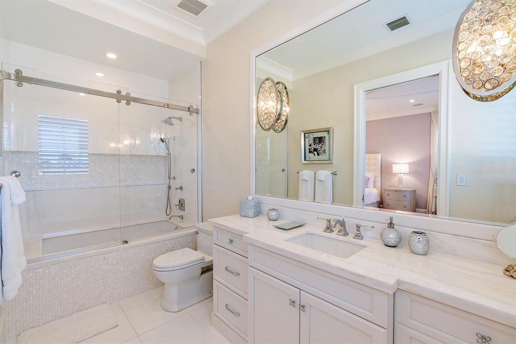 LIGHTHOUSE POINT - Residential