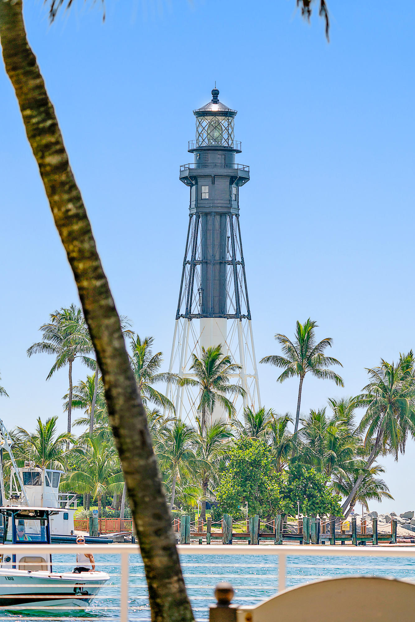 LIGHTHOUSE POINT - Residential