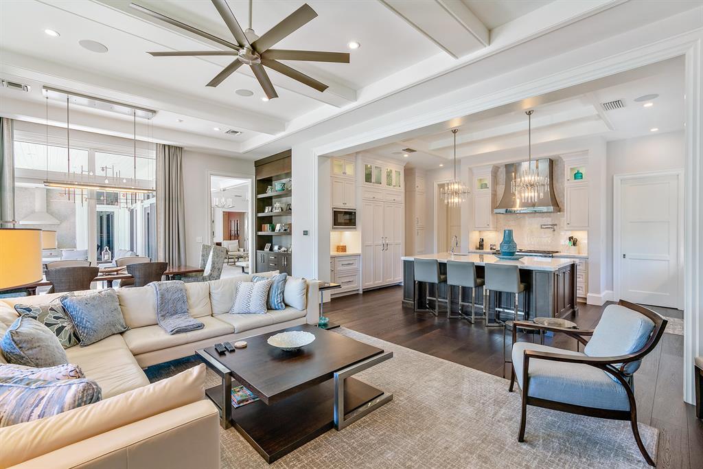 LIGHTHOUSE POINT - Residential