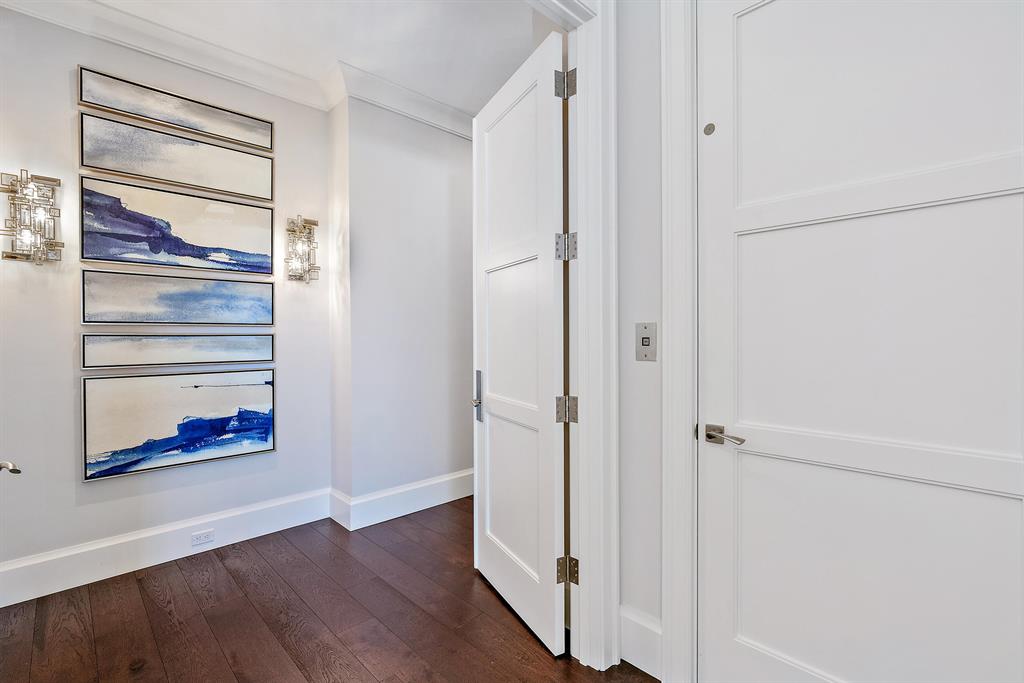 LIGHTHOUSE POINT - Residential