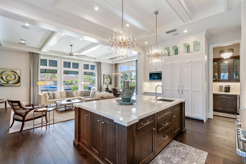 LIGHTHOUSE POINT - Residential