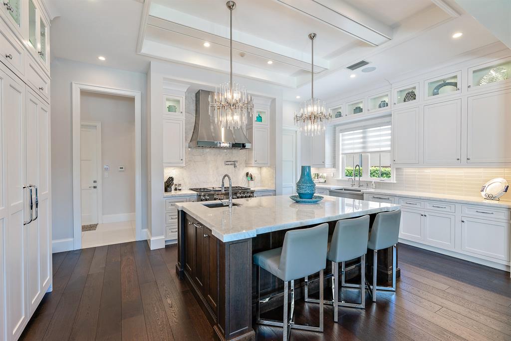 LIGHTHOUSE POINT - Residential