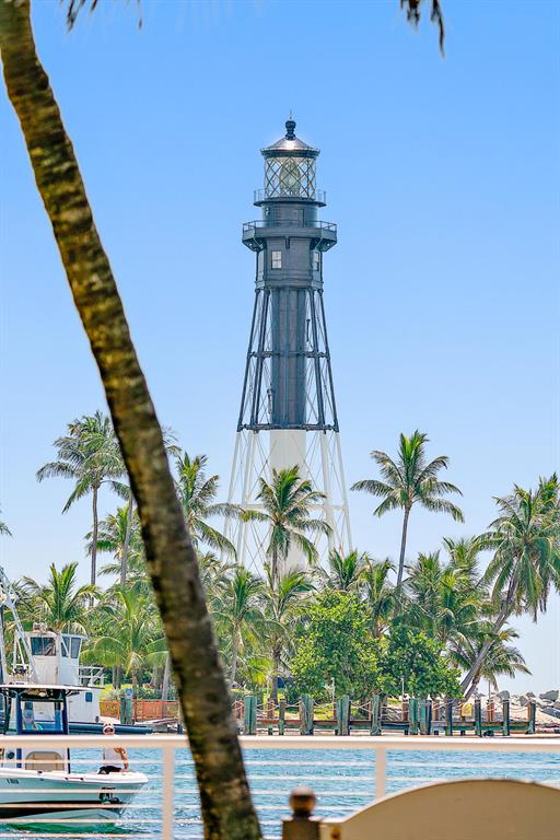 LIGHTHOUSE POINT - Residential