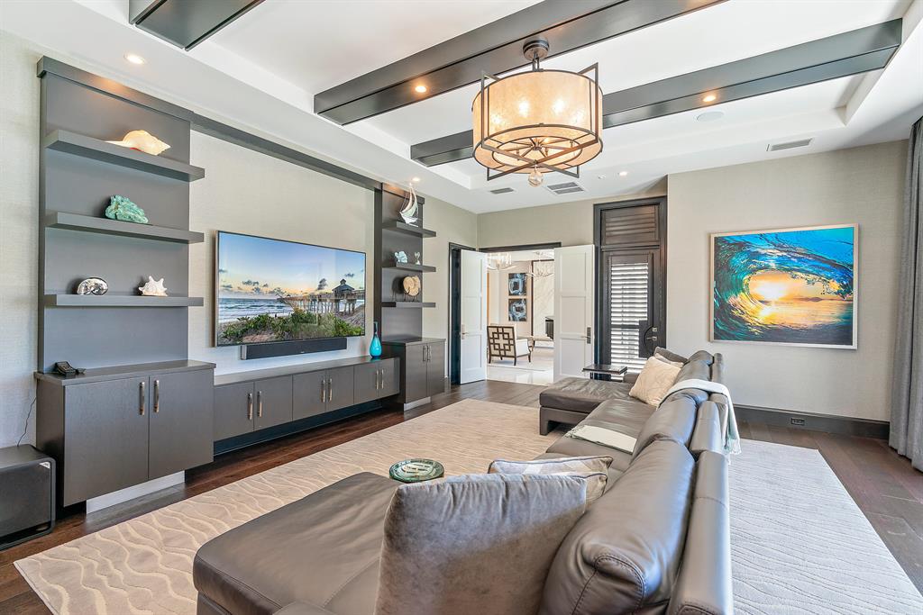 LIGHTHOUSE POINT - Residential