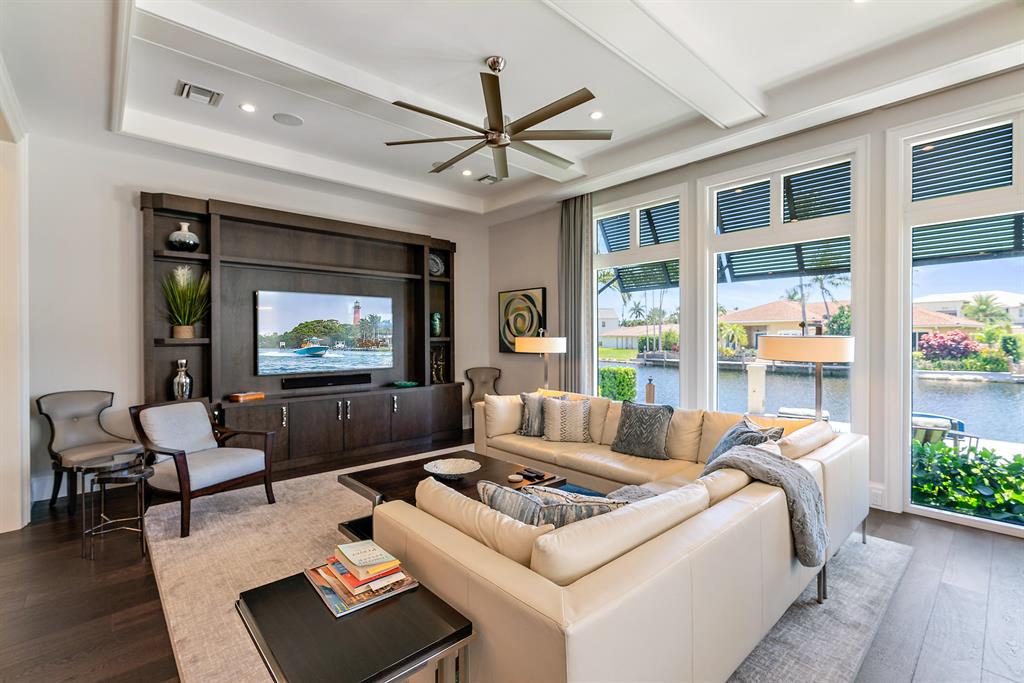 LIGHTHOUSE POINT - Residential