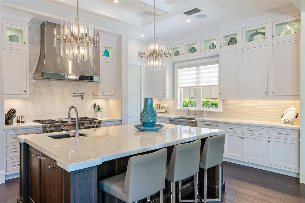 LIGHTHOUSE POINT - Residential