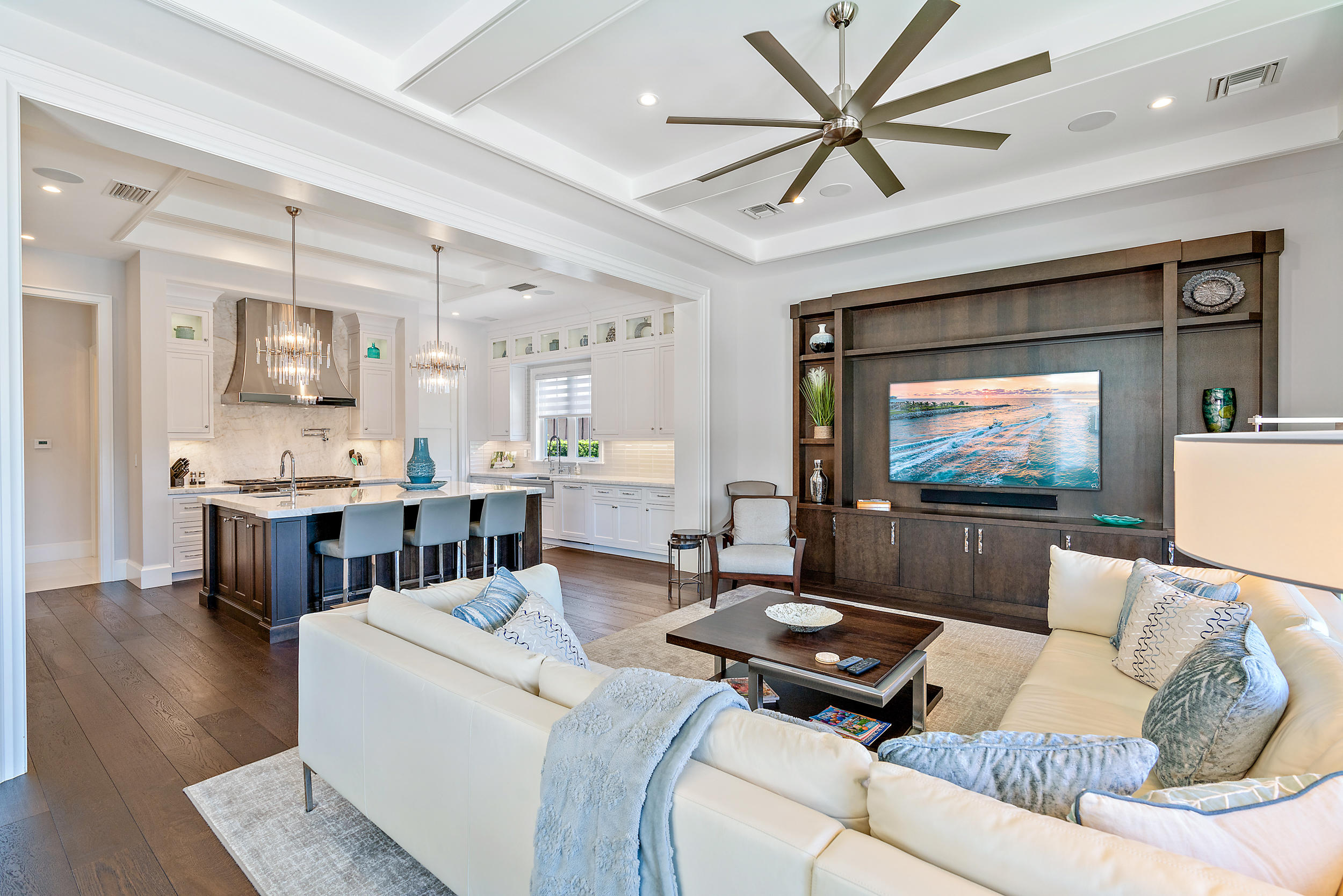 LIGHTHOUSE POINT - Residential