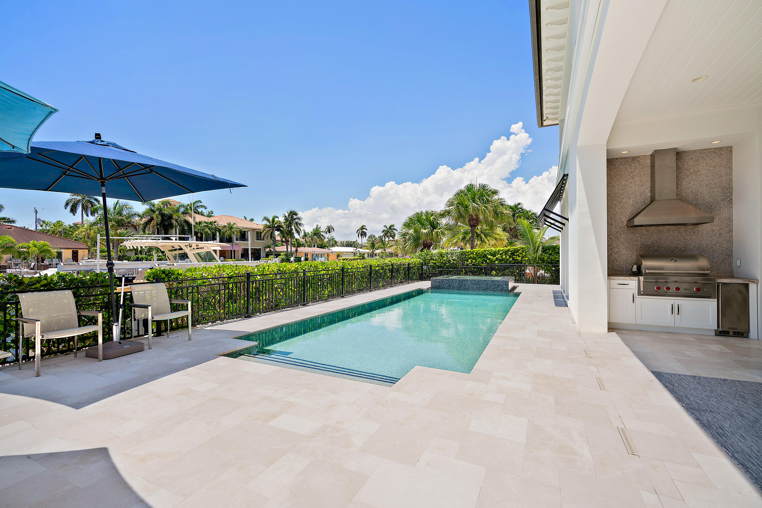 LIGHTHOUSE POINT - Residential