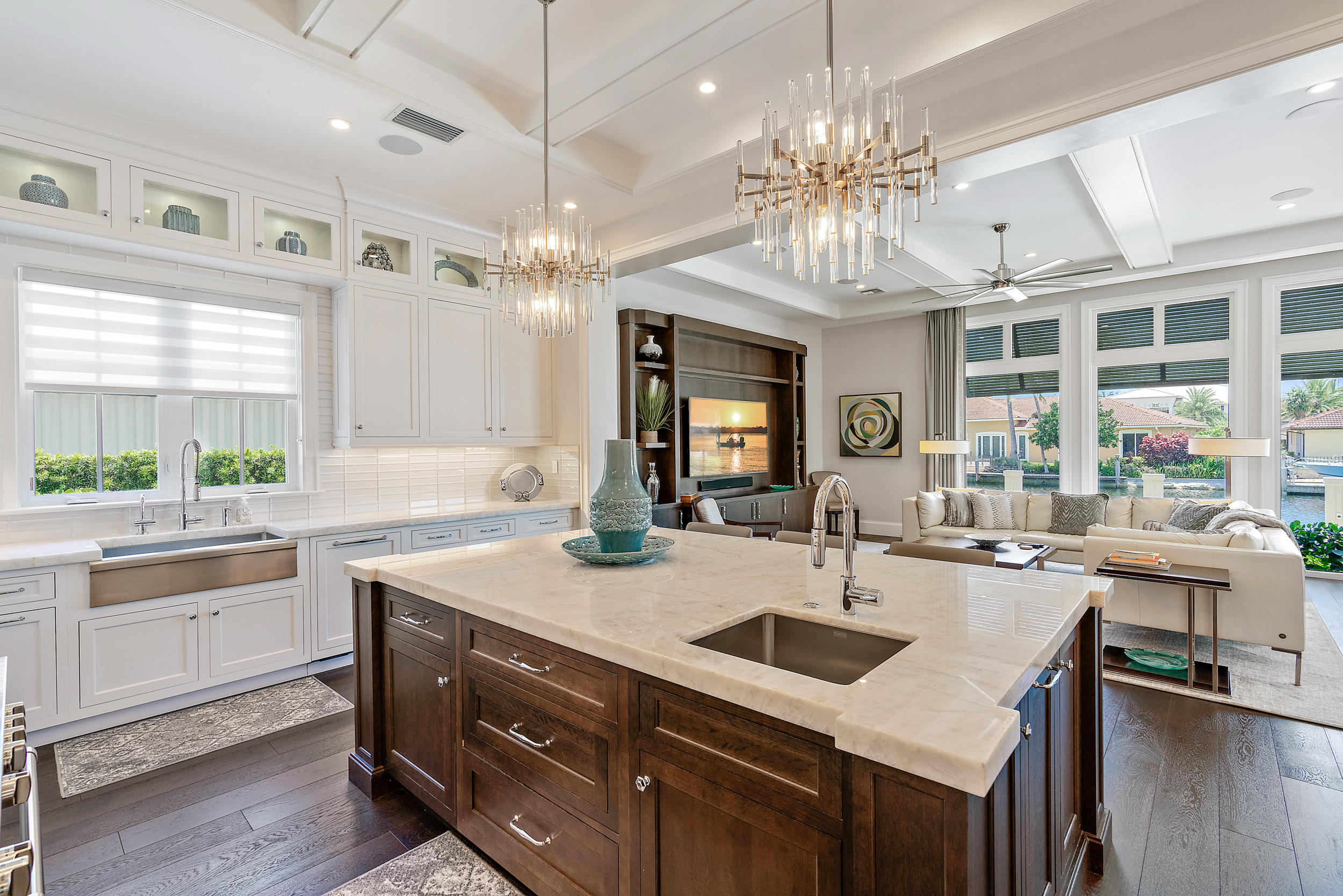 LIGHTHOUSE POINT - Residential